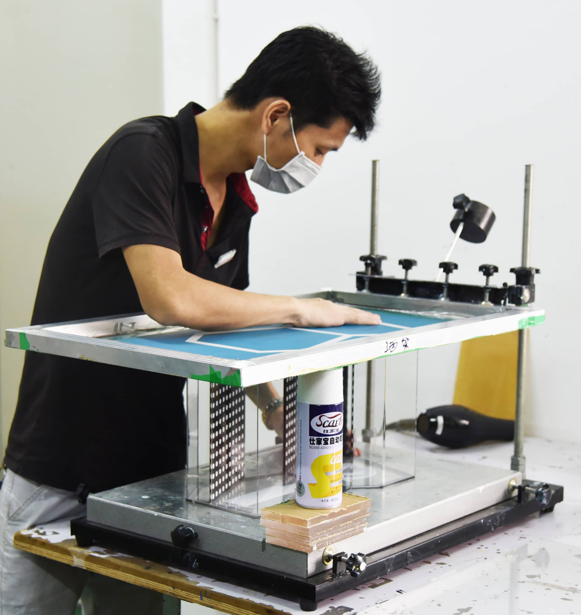 亞克力展示架是怎么制造出來(lái)的？具體的制作過(guò)程是啥？